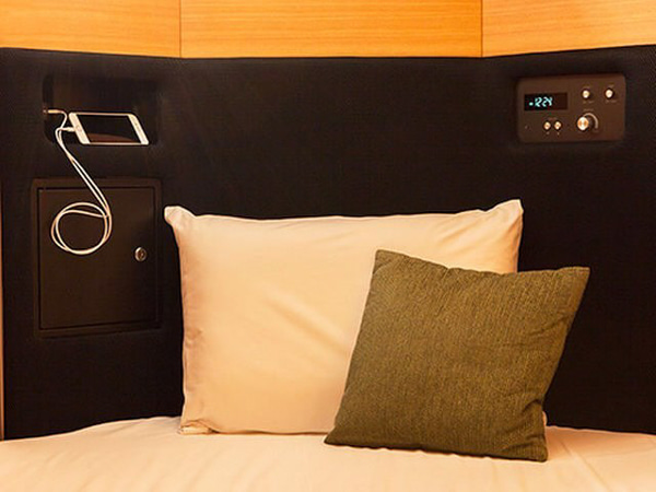 MAX CABIN